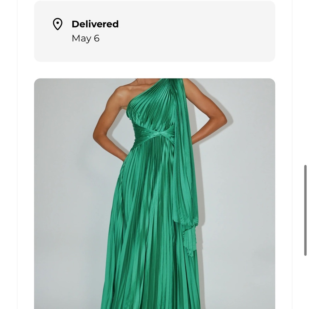 Elegant Green One-Shoulder Gown